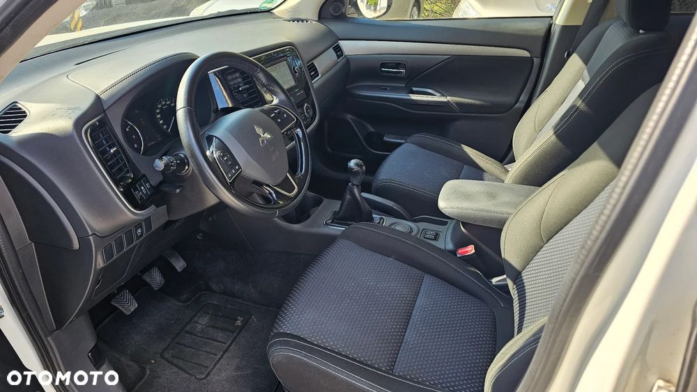 Mitsubishi Outlander 2.0 2WD Active - 12