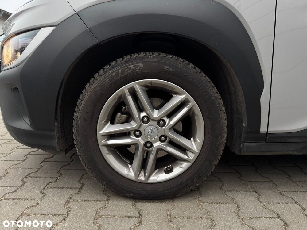 Hyundai Kona - 32