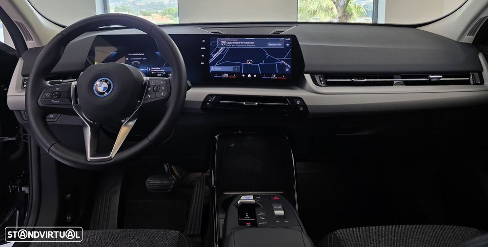 BMW iX2 eDrive20 - 23