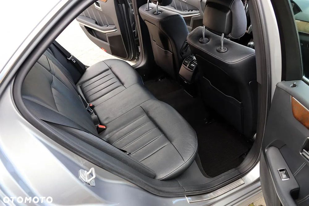 Mercedes-Benz Klasa E 200 CDI Elegance - 28