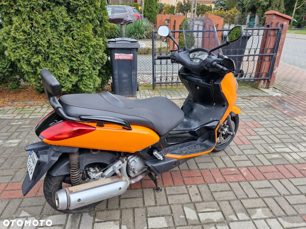 Yamaha X-max - 3