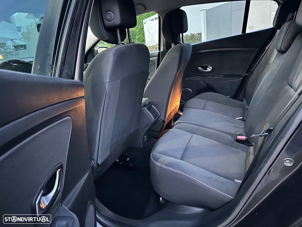 Renault Mégane 1.5 dCi Dynamique S - 27