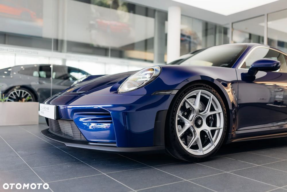 Porsche 911 GT3 Touring PDK - 40