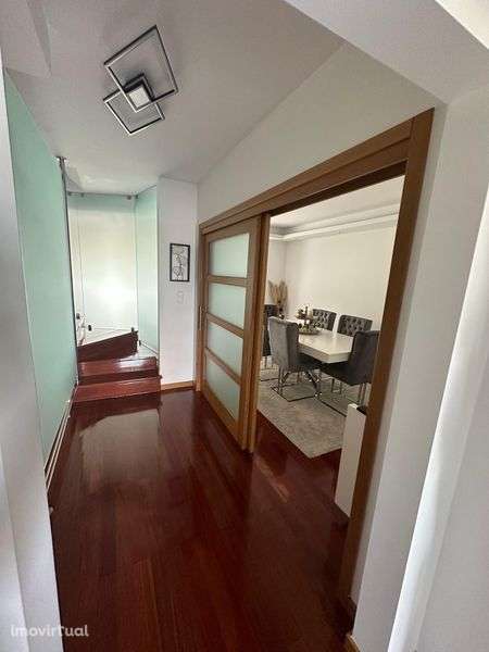 Moradia germinada T3 com cerca de 300 m2 - Grande imagem: 2/8