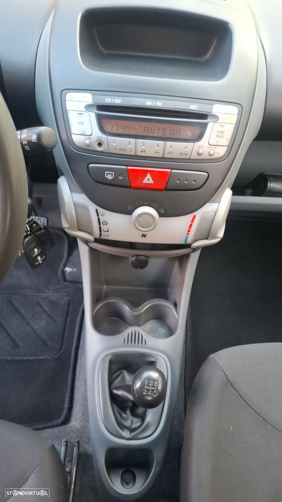 Toyota Aygo City - 11