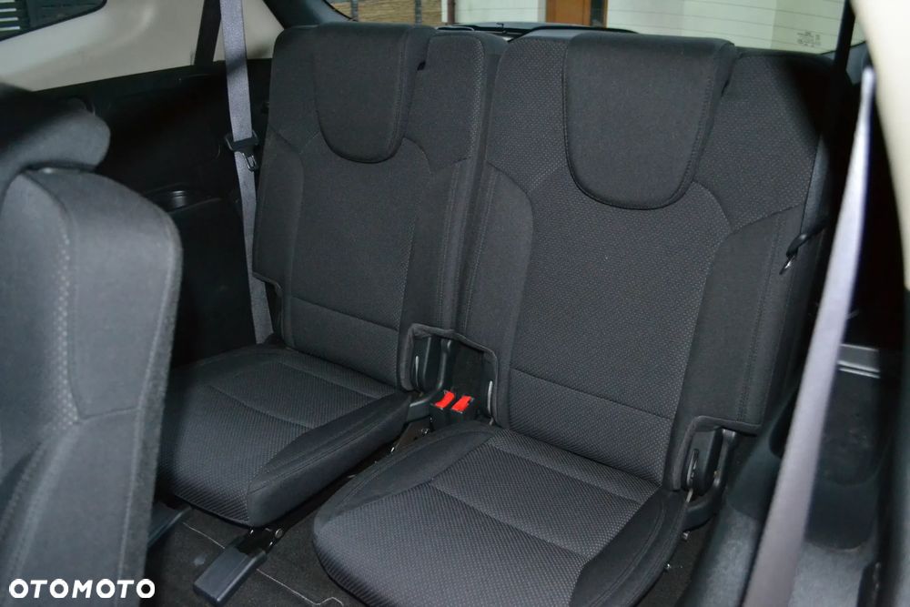 Kia Carens 1.7 CRDi Business Line 7os 7DCT - 23