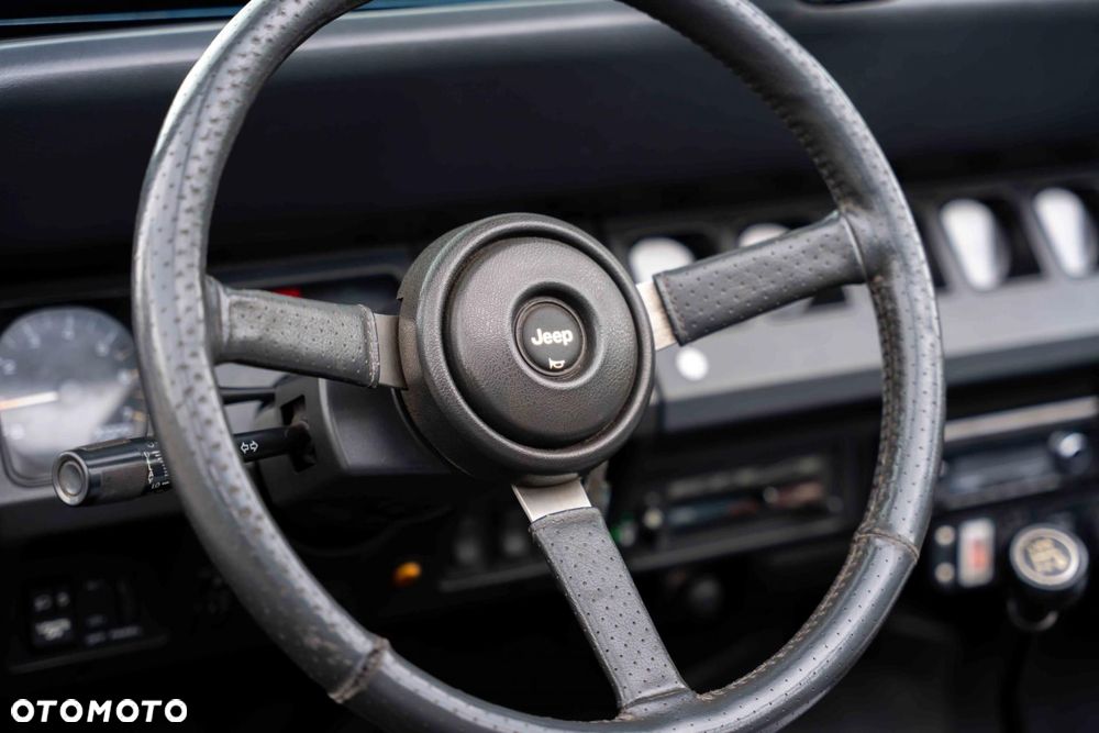 Jeep Wrangler - 13