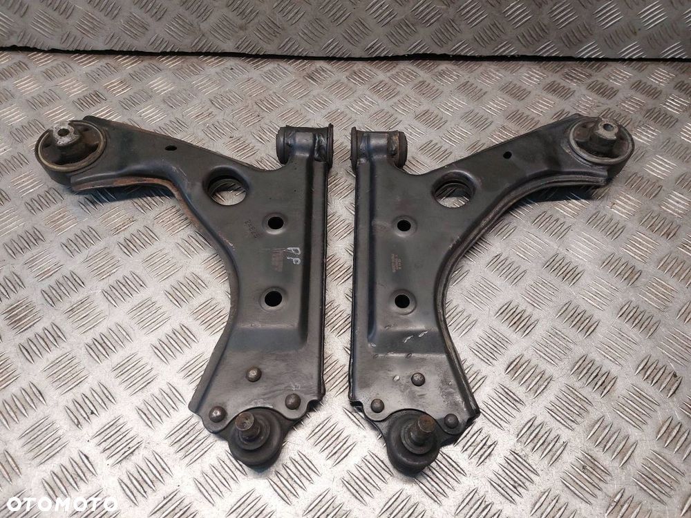 WAHACZ LEWY PRZÓD + PRAWY PRZÓD FIAT PUNTO EVO ARM058 - 1