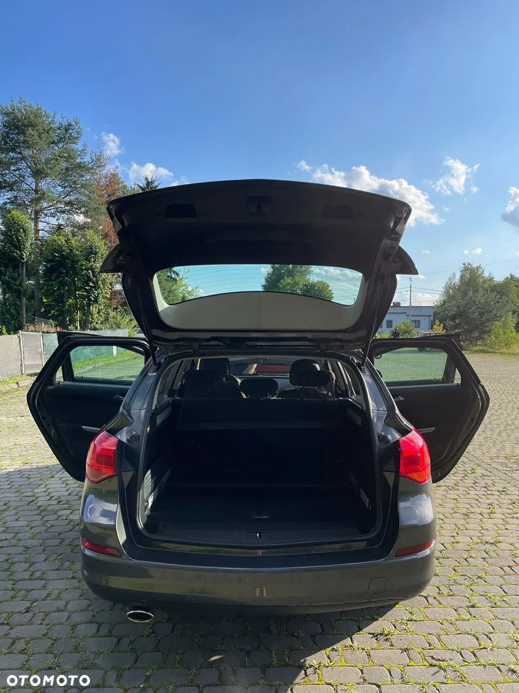 Opel Astra 1.4 T Essentia - 11