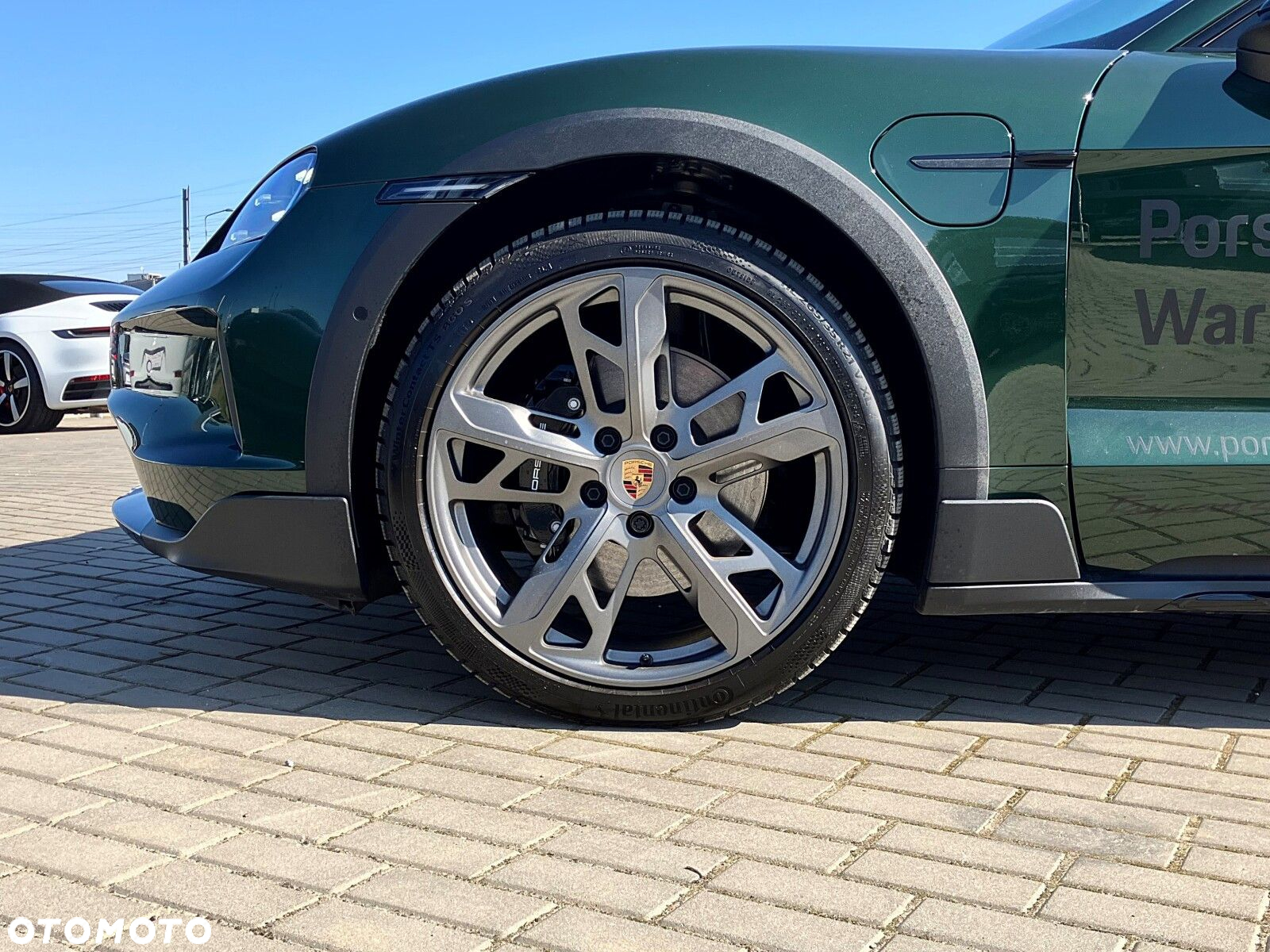 Porsche Taycan - 12
