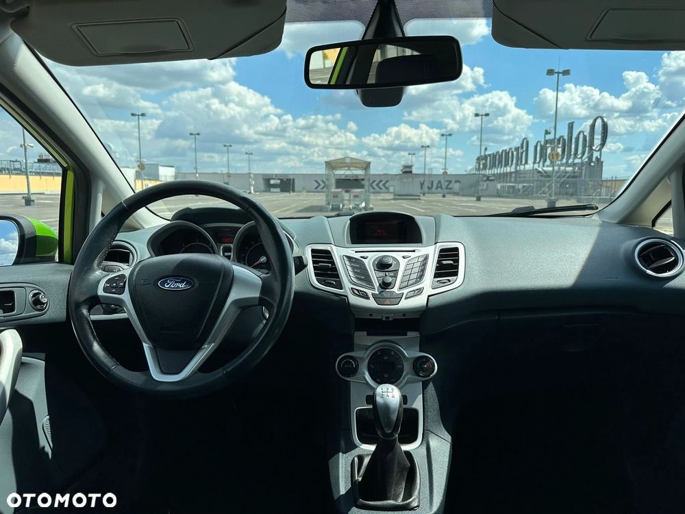 Ford Fiesta 1.6 TDCi DPF Gold X - 24