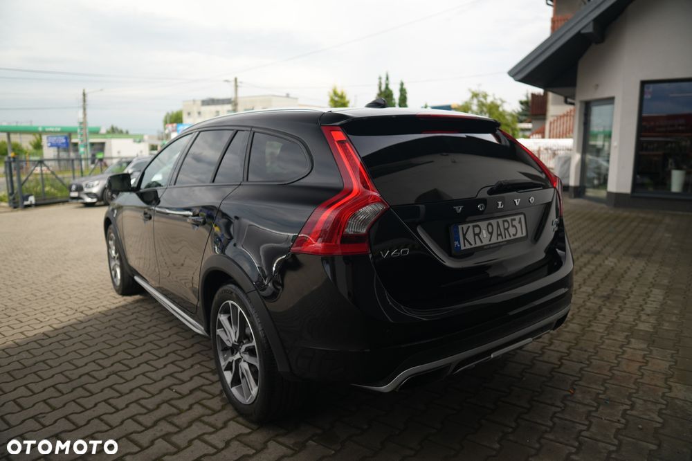 Volvo V60 T5 Drive-E Dynamic Edition (Momentum) - 3