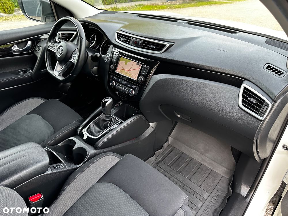 Nissan Qashqai 1.3 DIG-T N-Style DCT - 38