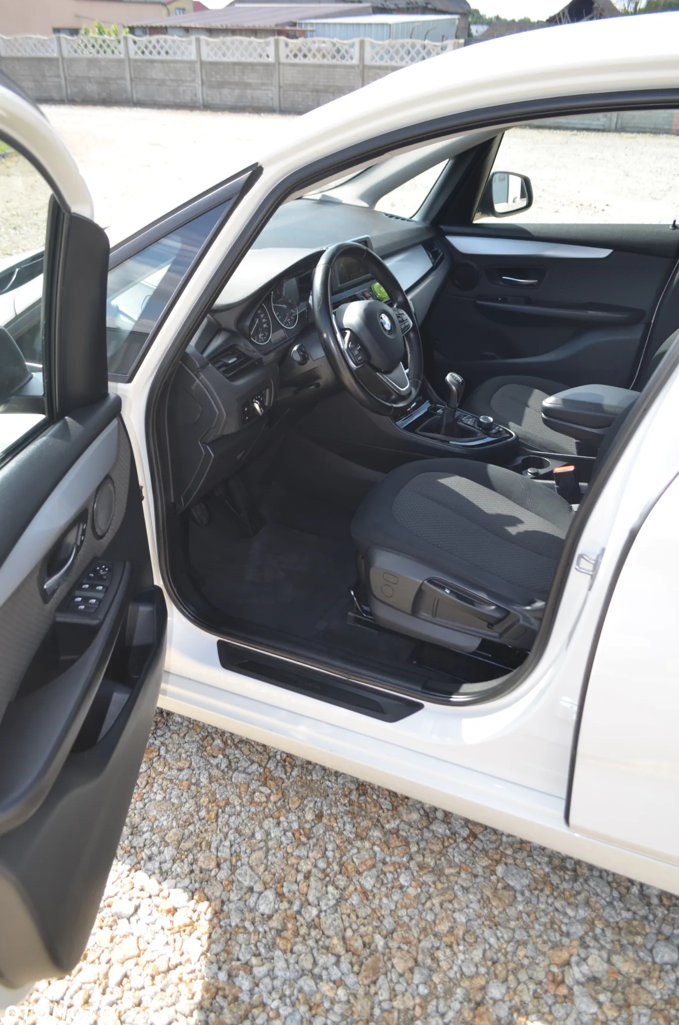 BMW Seria 2 216d - 9