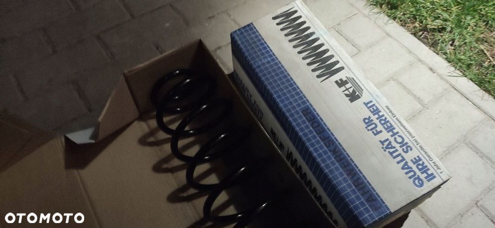 KR SPRĘŻYNY ZAWIESZENIA PRZÓD GOLF IV BORA PASSTA - 2