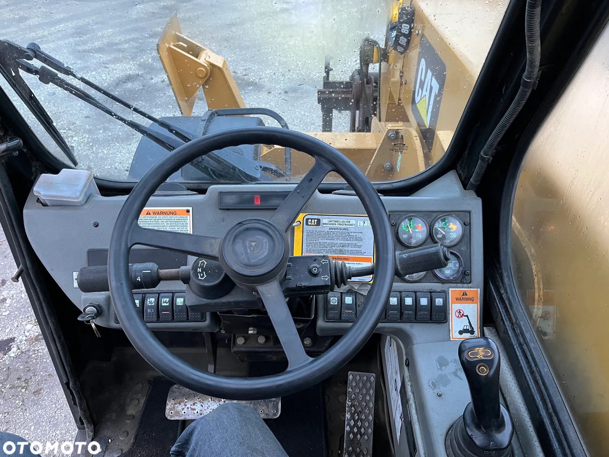 Caterpillar - 27