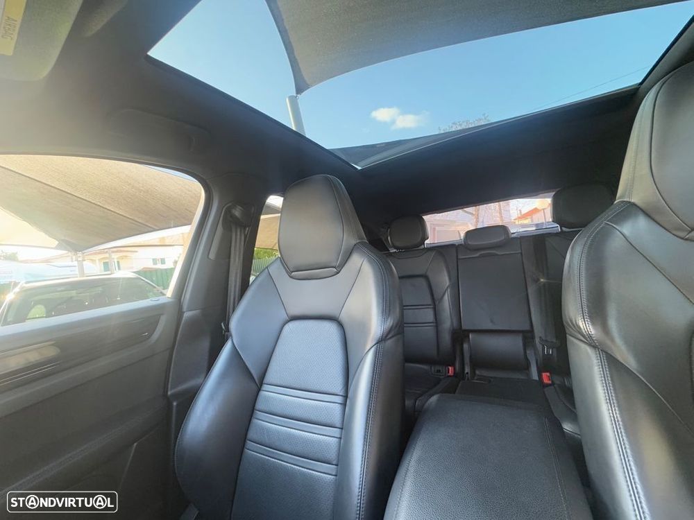 Porsche Cayenne Coupé E-Hybrid - 10