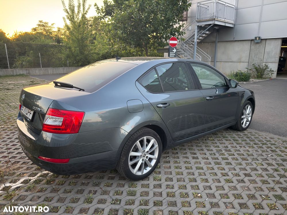 Skoda Octavia 2.0 TDI Style - 4
