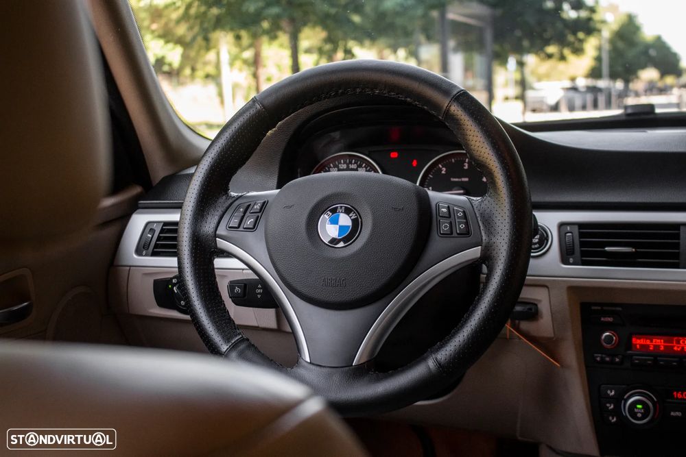 BMW 320 d Auto - 35