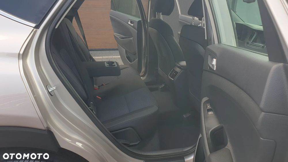 Hyundai Tucson blue 1.6 GDi 2WD Navi - 24