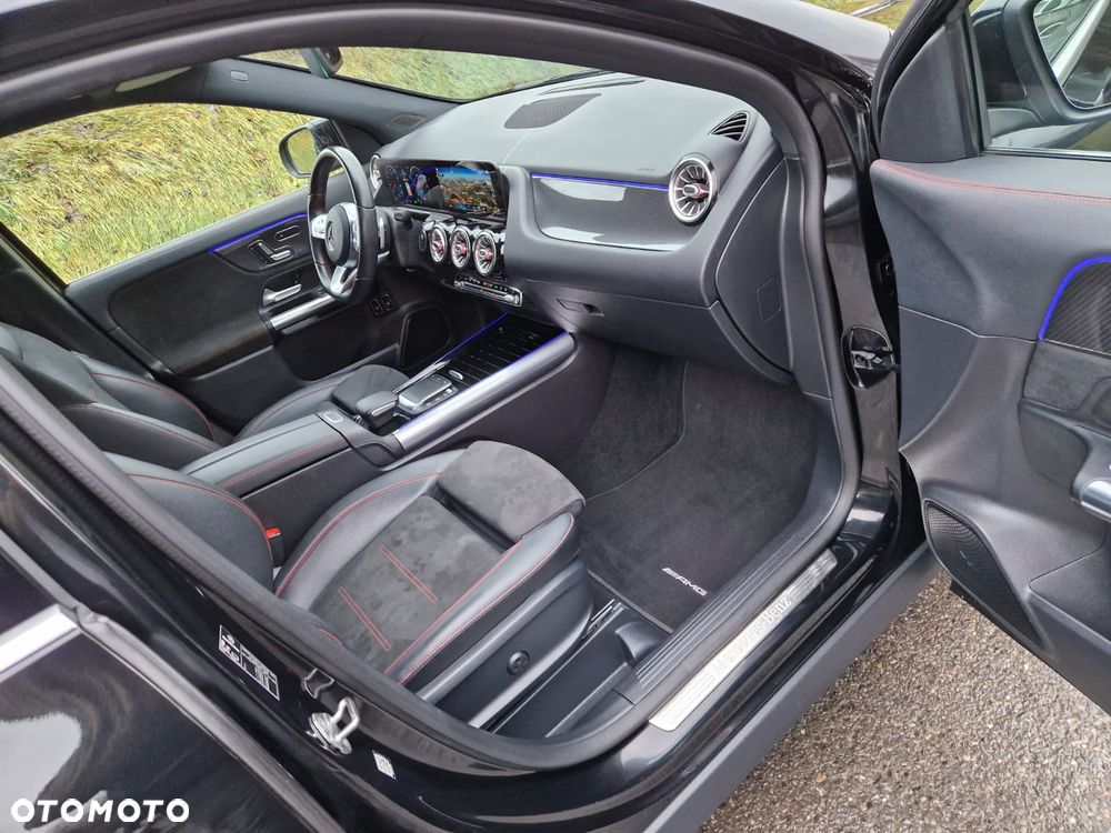 Mercedes-Benz GLA - 14