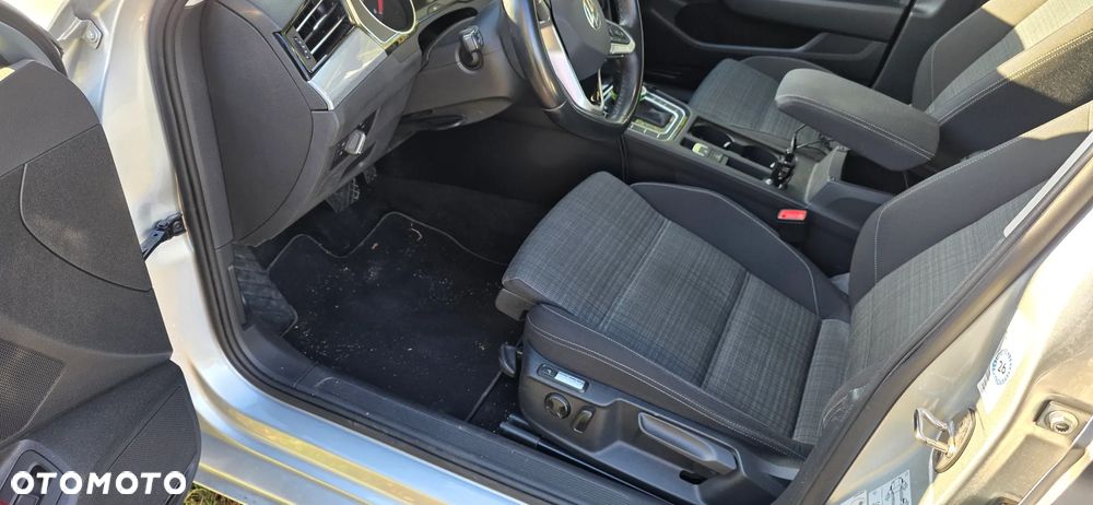 Volkswagen Passat Variant 2.0 TDI SCR DSG Business - 6