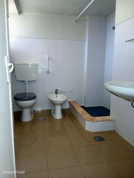 Andar de moradia t2 com terreno 1300 quadrados - Grande imagem: 5/8