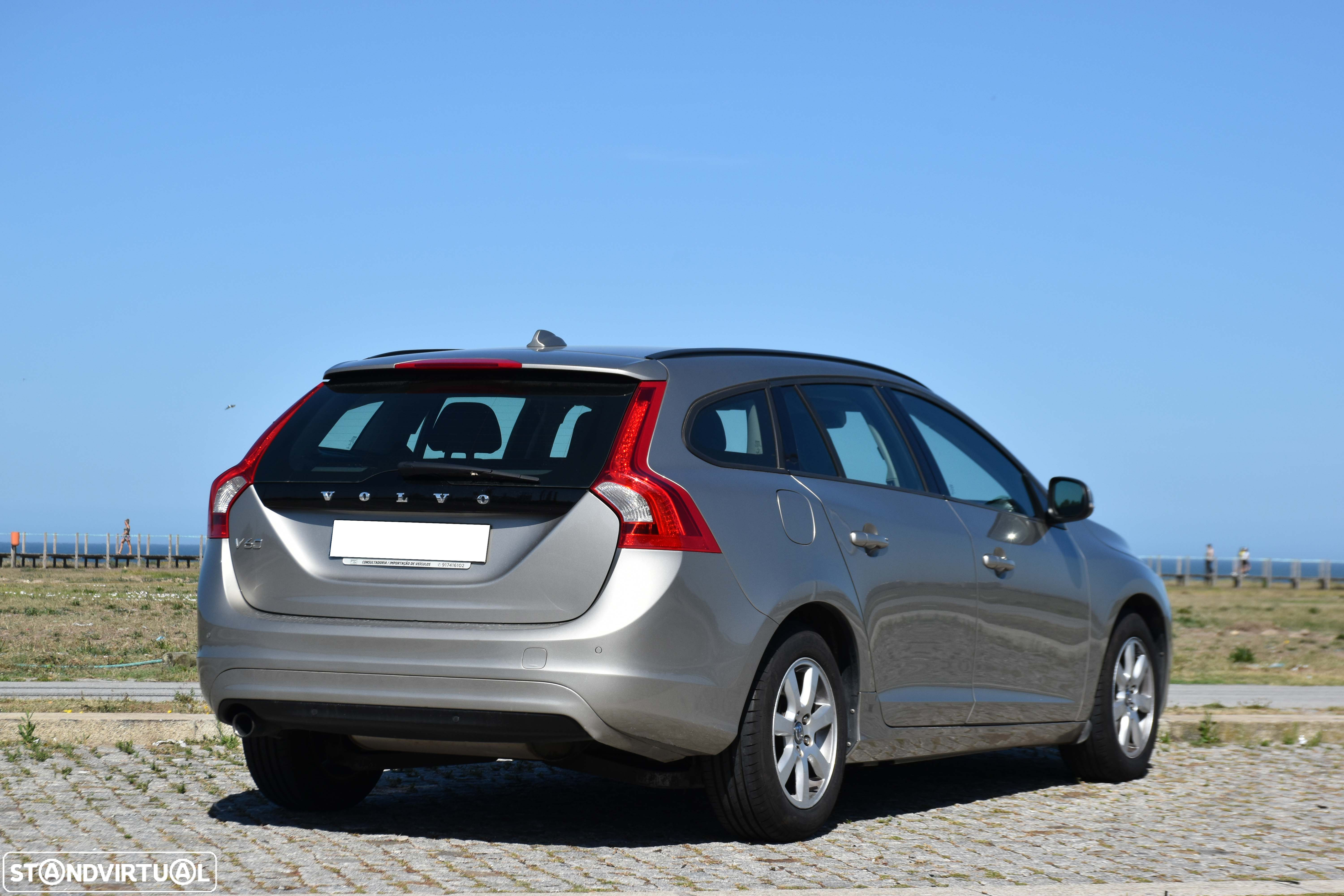 Volvo V60 1.6 D2 Drive Momentum Start/Stop - 6