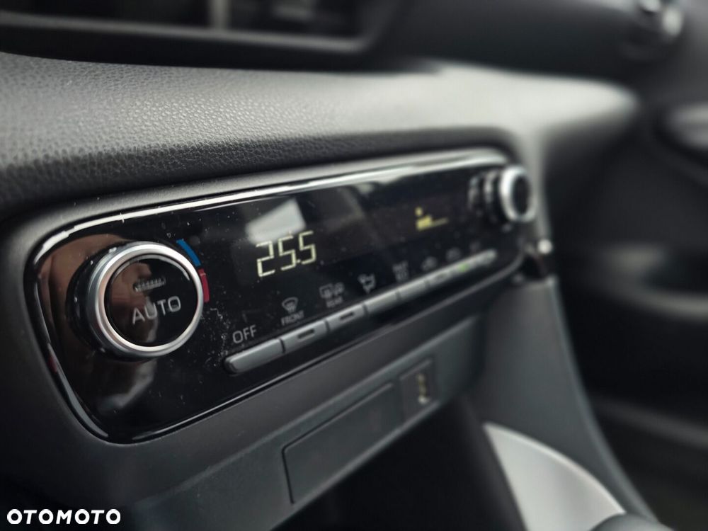 Toyota Yaris Hybrid 1.5 Style - 10