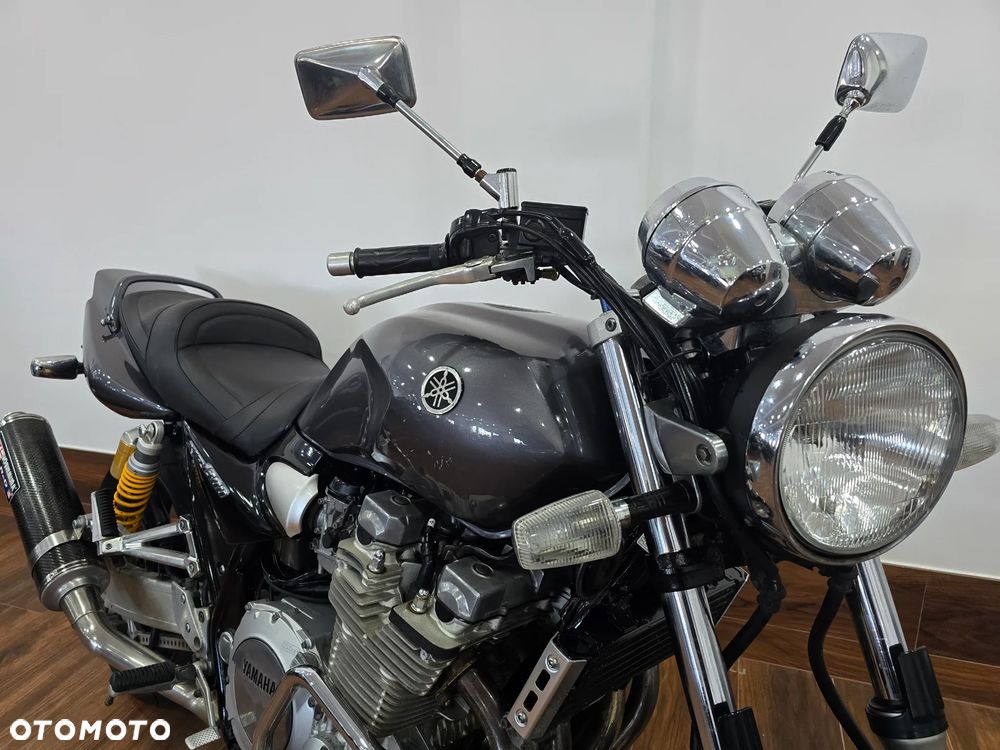 Yamaha XJR - 29