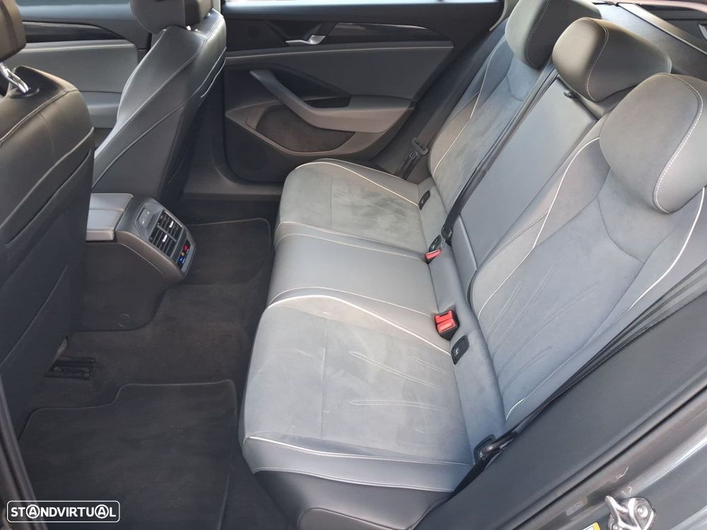 VW Passat Variant 2.0 TDi Business DSG - 6