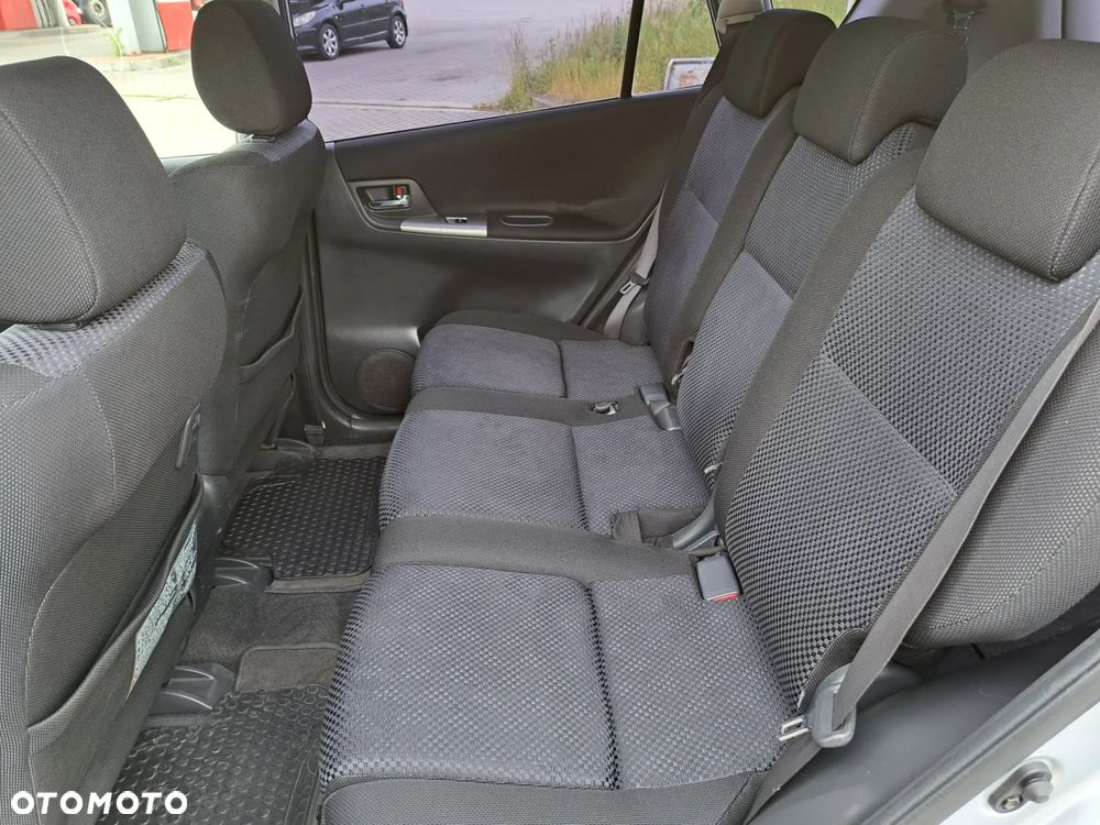 Toyota Corolla Verso - 27