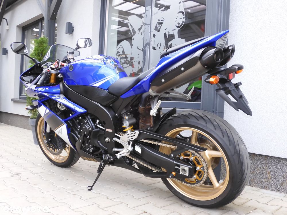 Yamaha R1 - 37