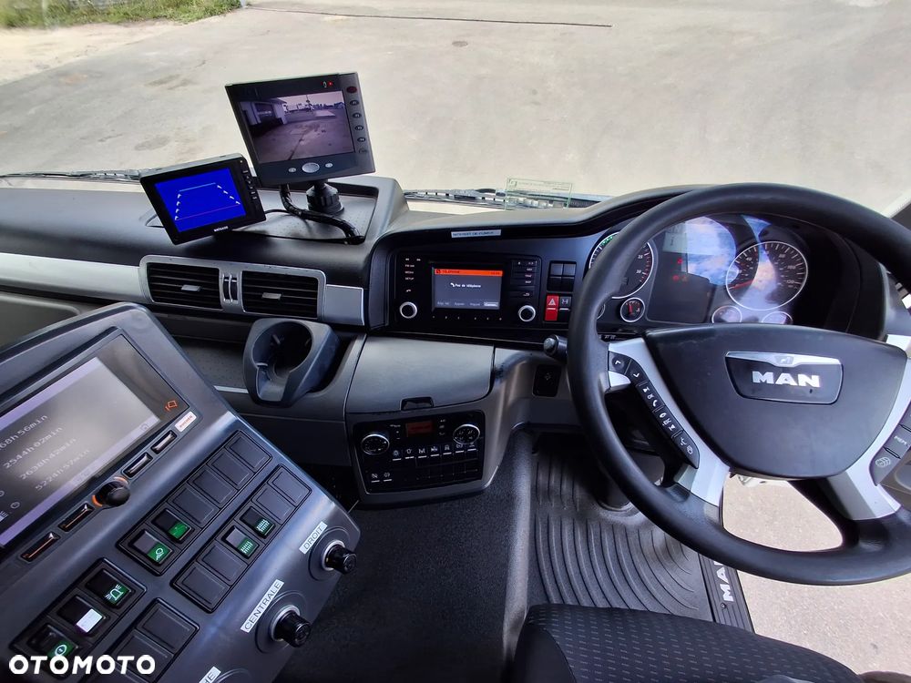 MAN TGS 18.320 Zamiatarka BUCHER OptiFant 8000 2 Silniki Euro 6 Karcher Listwy Wysokiego Ciśnienia Szczotki L/R EUnited PM10 Mycie Jezdni Ulicy Dodatkowy Zbiornik Wodny - 32