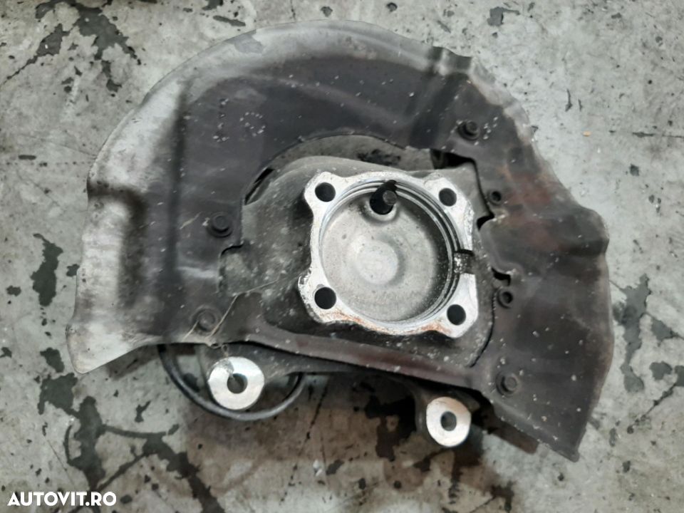 fuzeta dreapta fata  bmw seria 5 e60  525 d  6760954r - 2