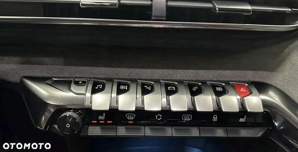 Peugeot 3008 1.6 PureTech HYbrid4 GT Line S&S EAT8 - 13