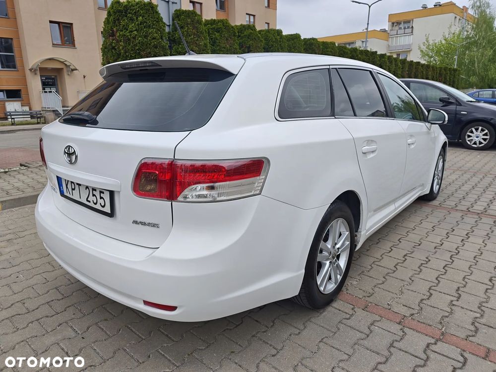 Toyota Avensis 2.0 Sol EU5 - 5