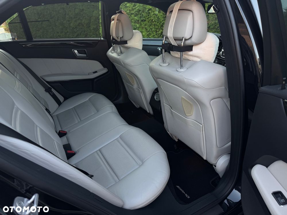 Mercedes-Benz Klasa E 63 AMG S 4-Matic - 11