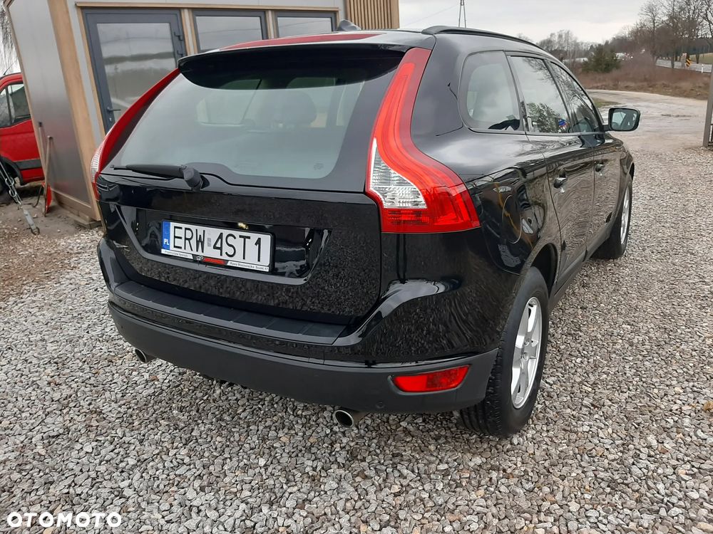Volvo XC 60 D5 AWD Momentum - 2