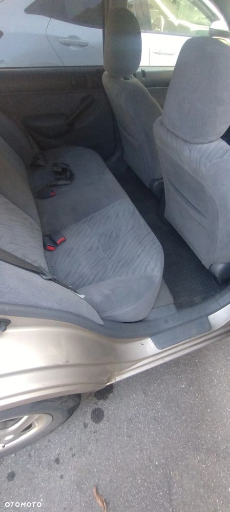 Honda Civic 1.6i LS - 24