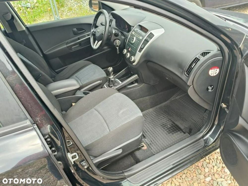 Kia Ceed - 19