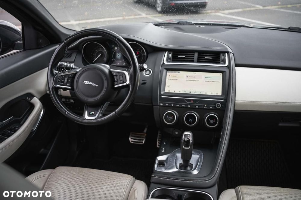 Jaguar E-Pace - 4