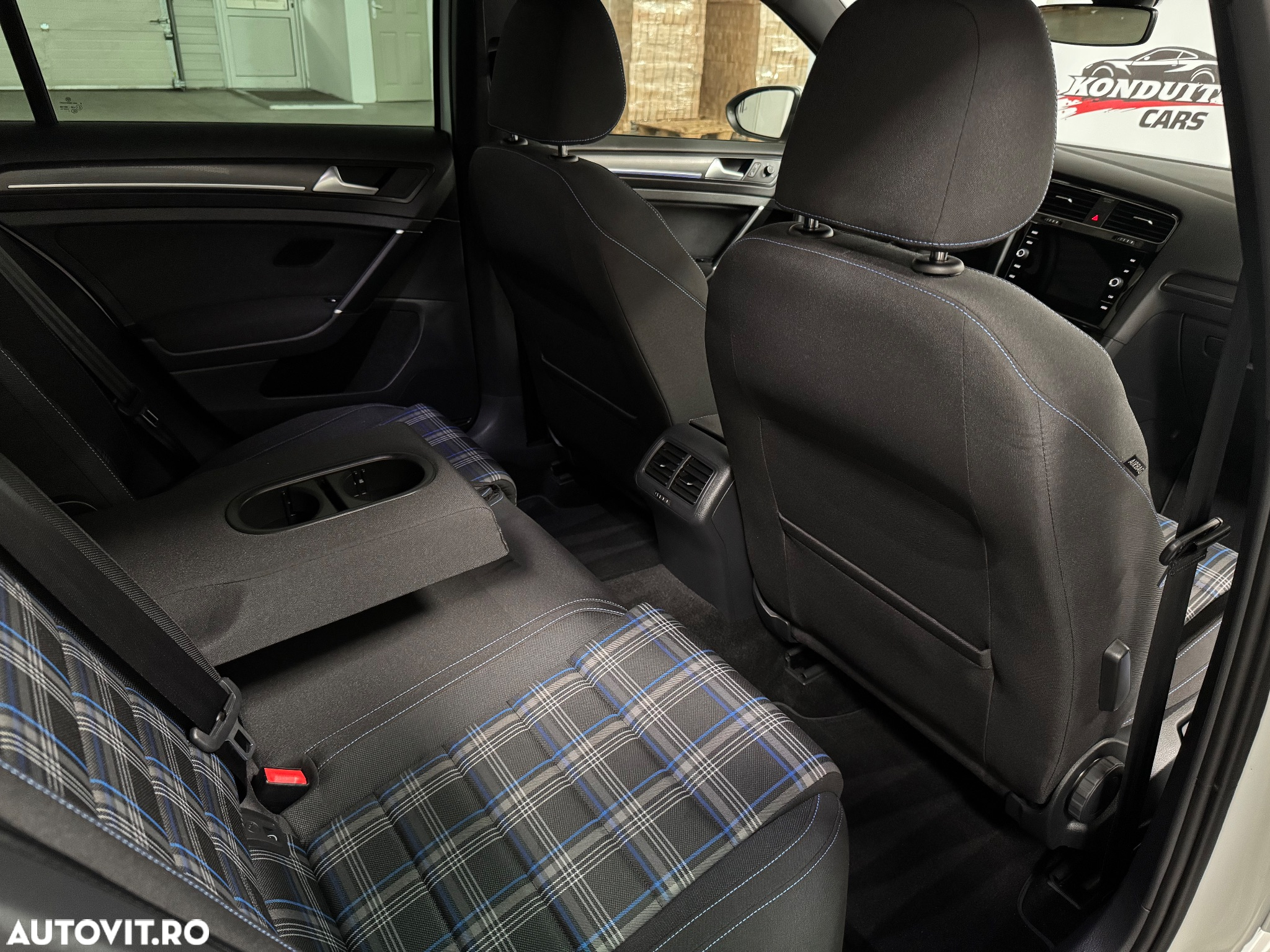 Volkswagen Golf 1.4 GTE Plug-In-Hybrid DSG - 17