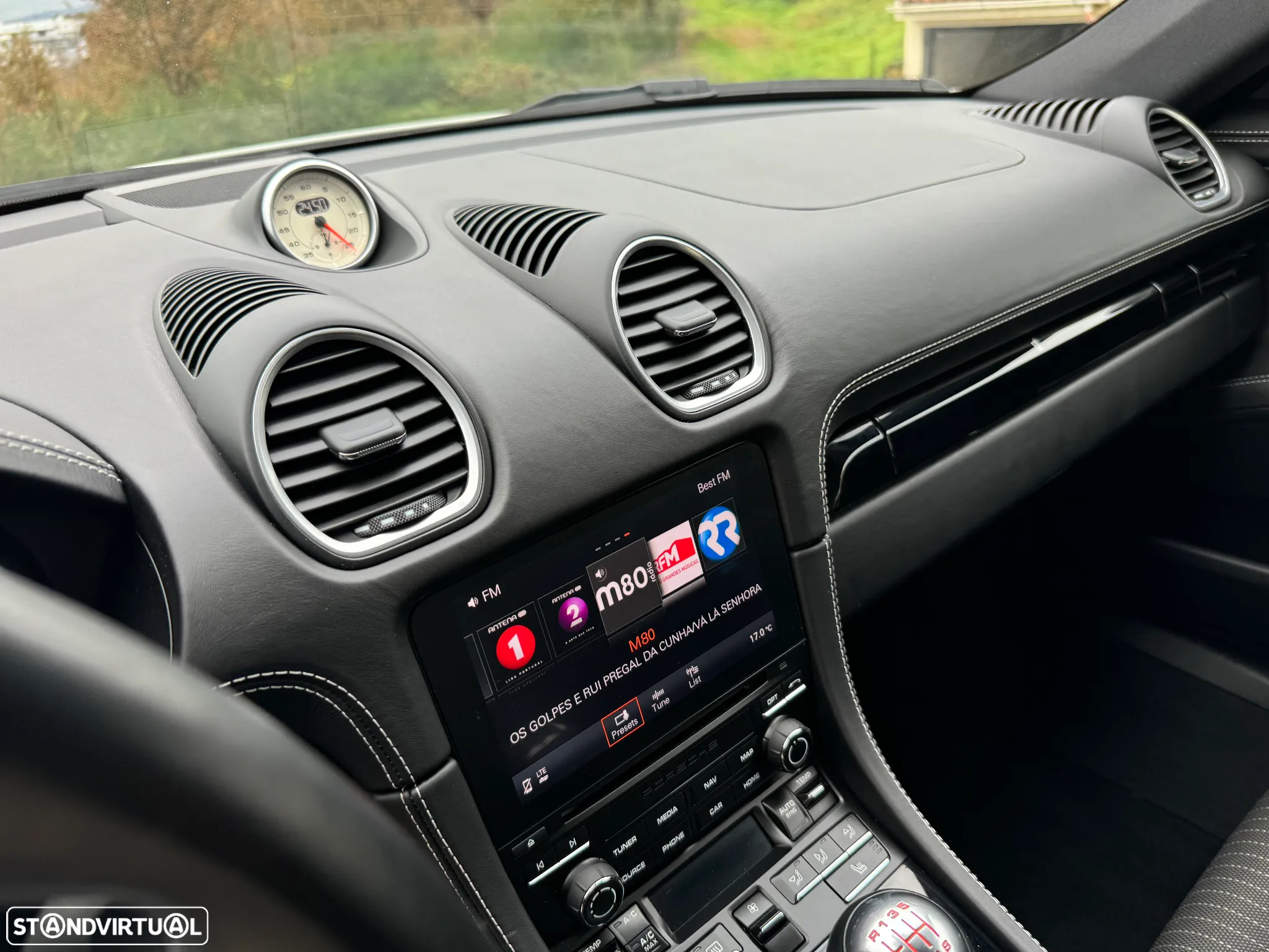 Porsche 718 Cayman T - 43