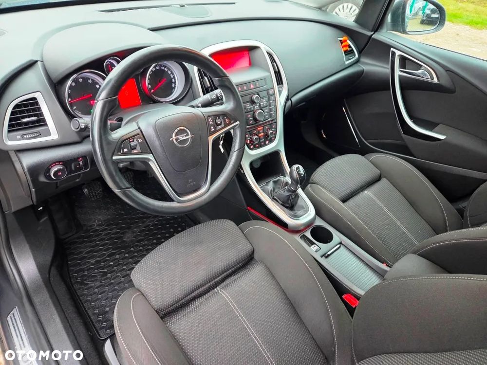 Opel Astra IV 1.4 T Cosmo - 23