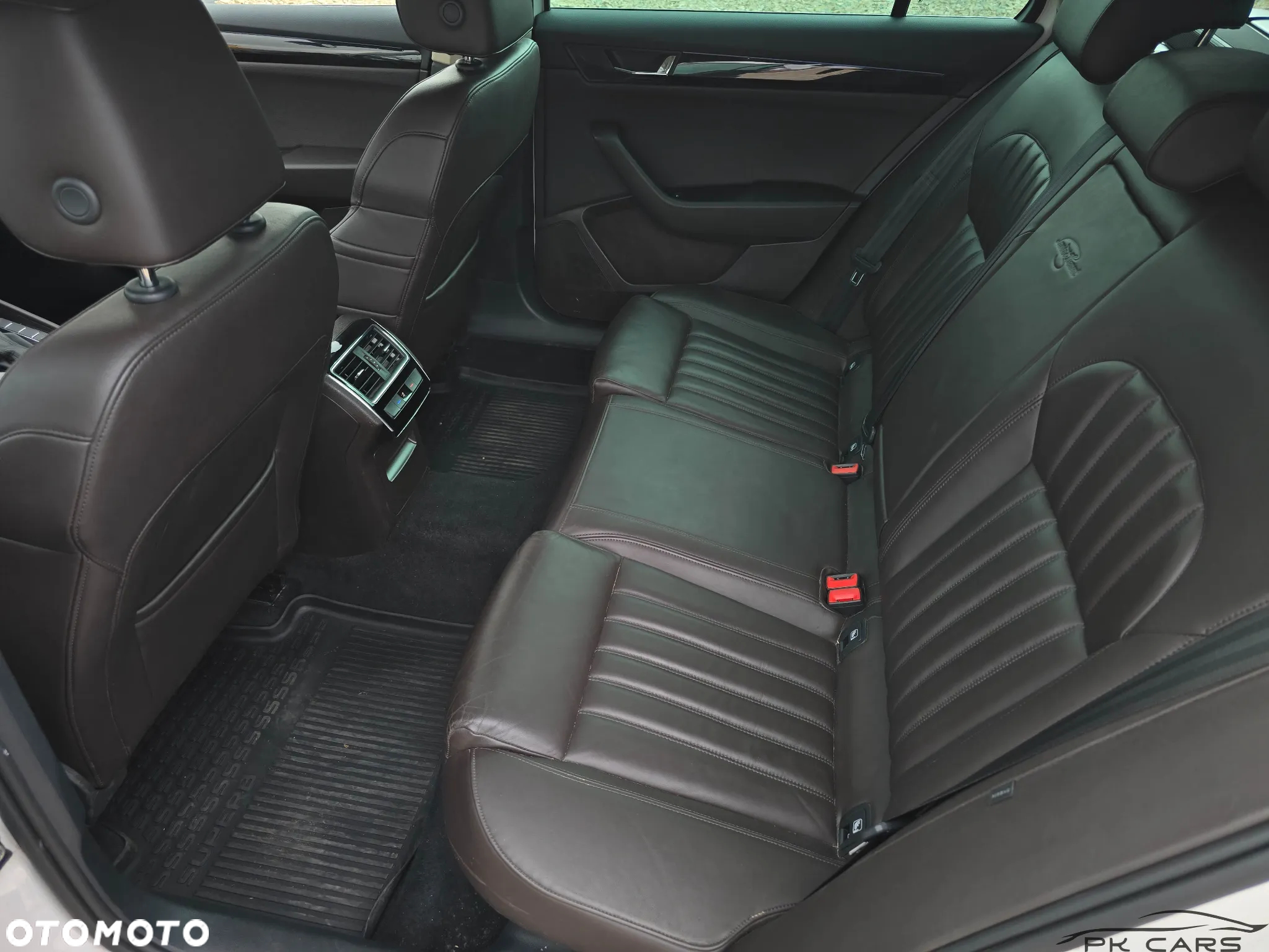 Skoda Superb Combi 2.0 TDI 4x4 DSG L&K - 35
