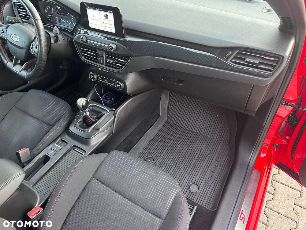 Ford Focus 1.5 EcoBoost ST-Line - 13