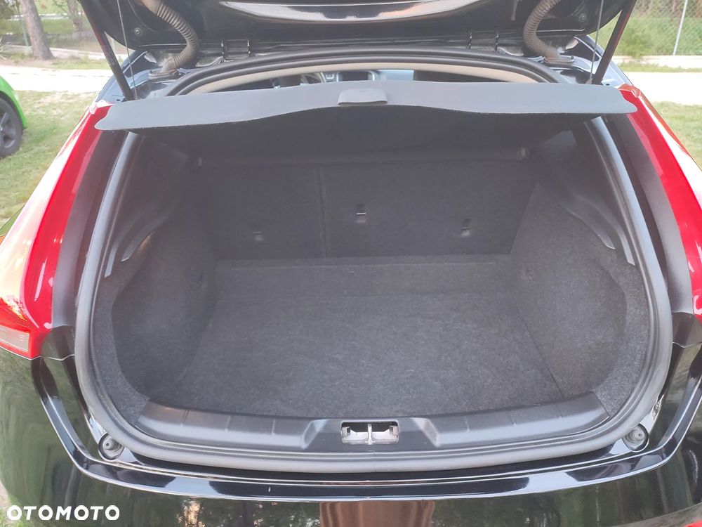 Volvo V40 D4 Drive-E Momentum - 27