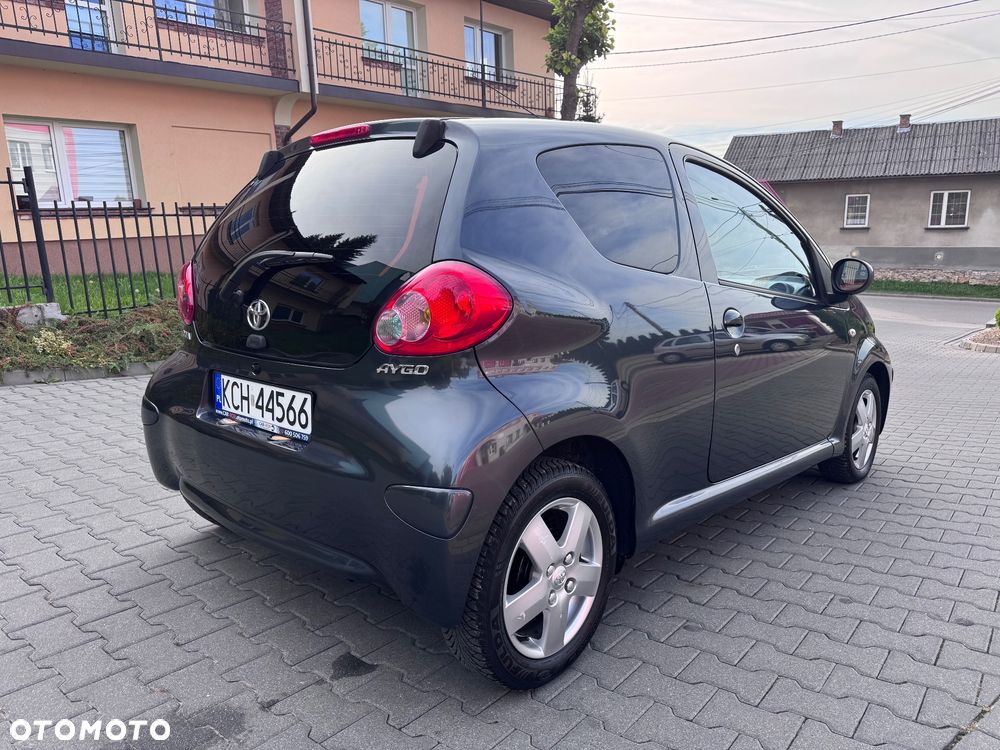 Toyota Aygo Connect - 12
