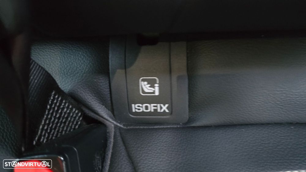 Jaguar XE 2.0 D R-Sport - 44